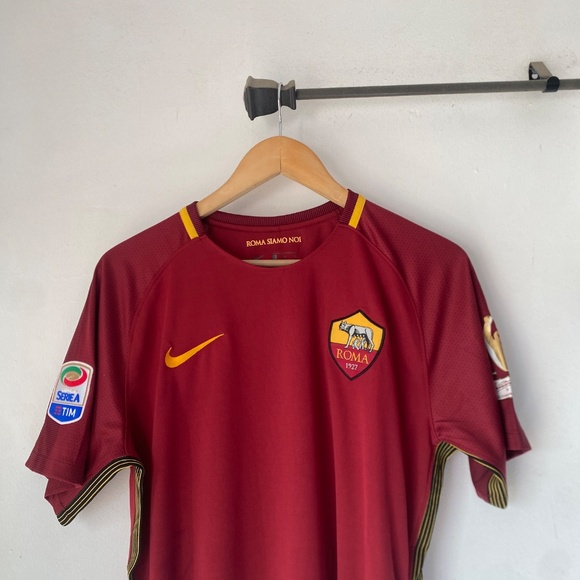 Nike L AS Roma 2016-17 Totti with Patch Jersey - Picture 2 of 13